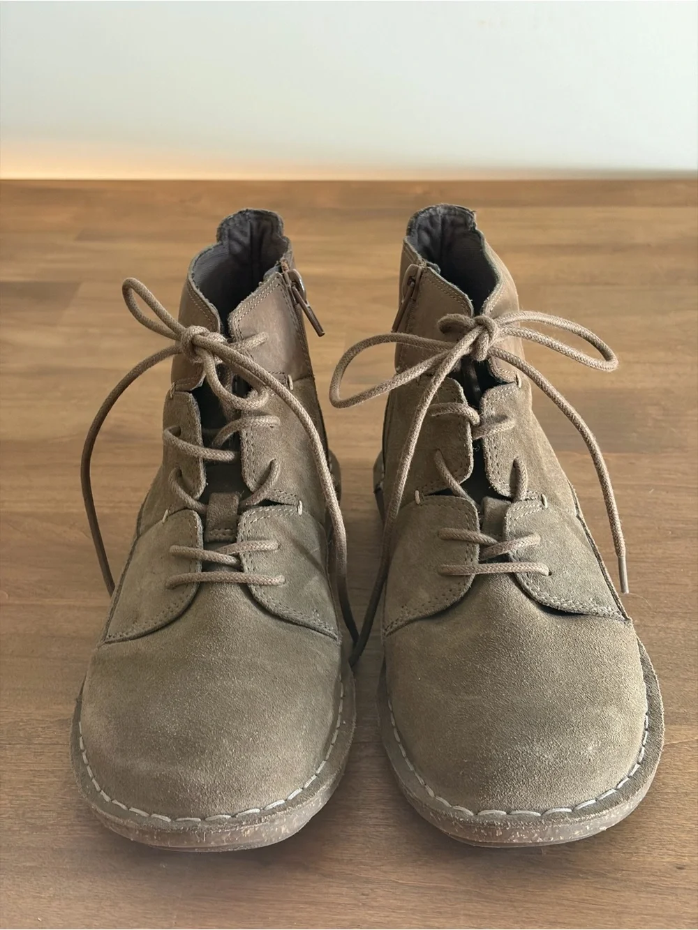 Clarks Trace Pine Taupe Suede Leather Lace-Up Side-Zip Ankle Boots Women Size 6W